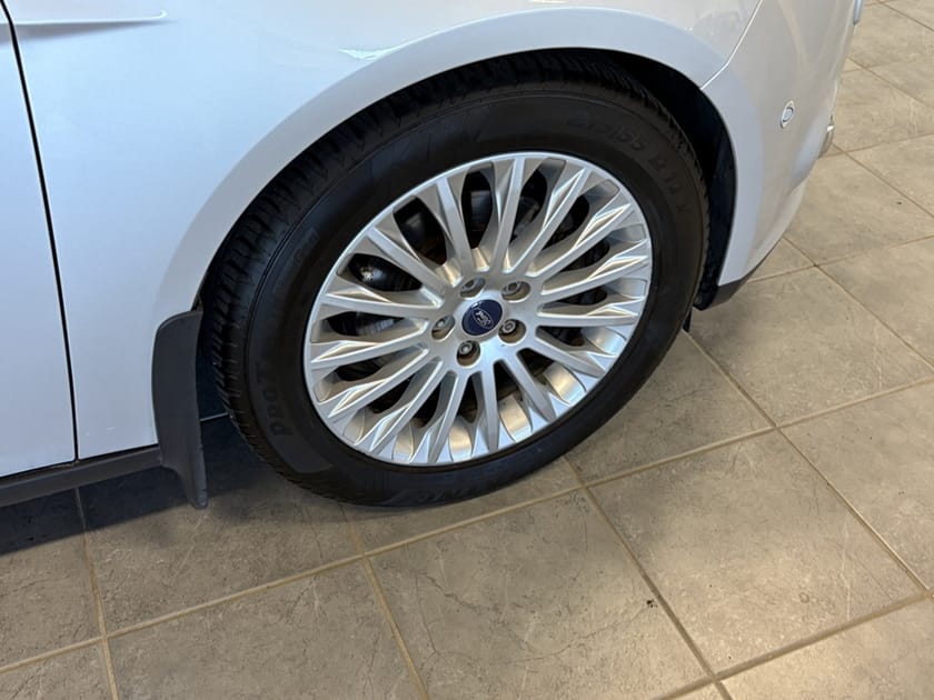 Bild 3 av Ford Focus Kombi 1.6 TDCi 115hk Titanium Drag