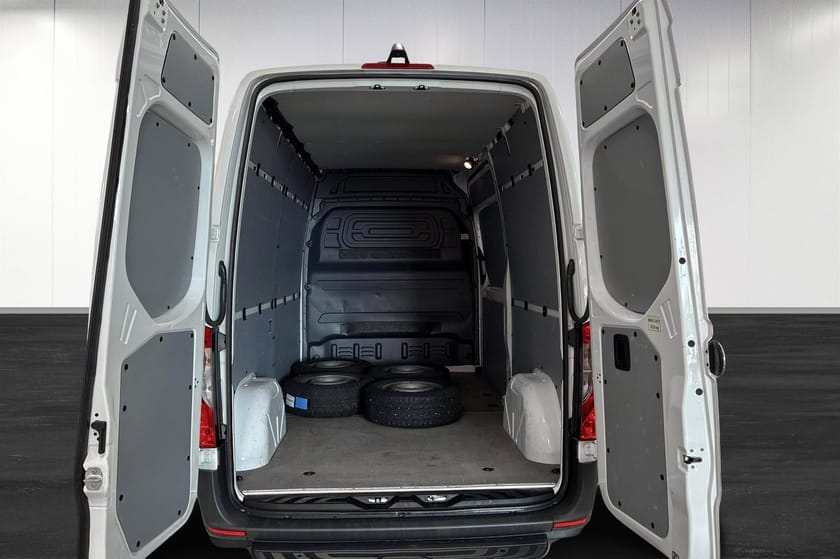 Bild 5 av Mercedes-Benz Sprinter 315 CDI FWD Panel Van 11m3