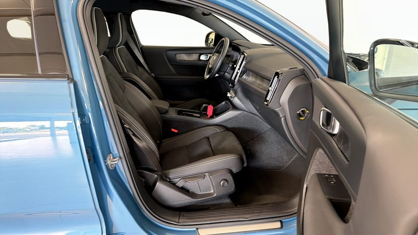 Bild 3 av Volvo C40 Recharge Extended Range Plus 252Hk / Glastak / Blis