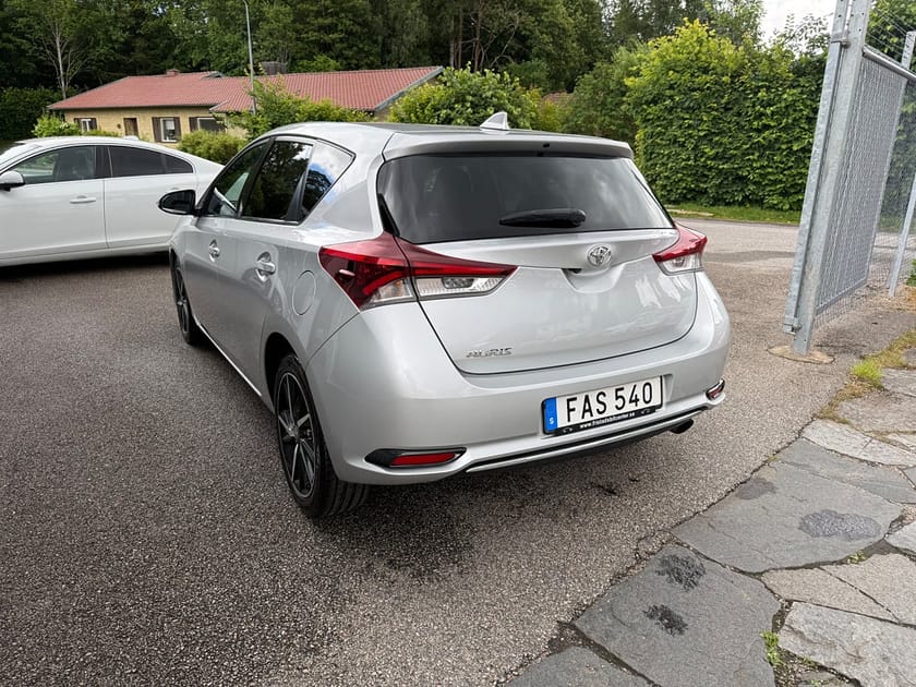Bild 4 av Toyota Auris 1.2T 116HK 5-D INTENSE EDITION / VÄRMARE