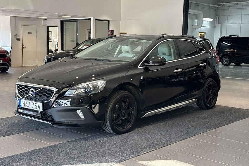 Bild 2 av Volvo V40 Cross Country T4 AWD Automat 190 hk/Ocean Race/Panorama/Harman-Kardon