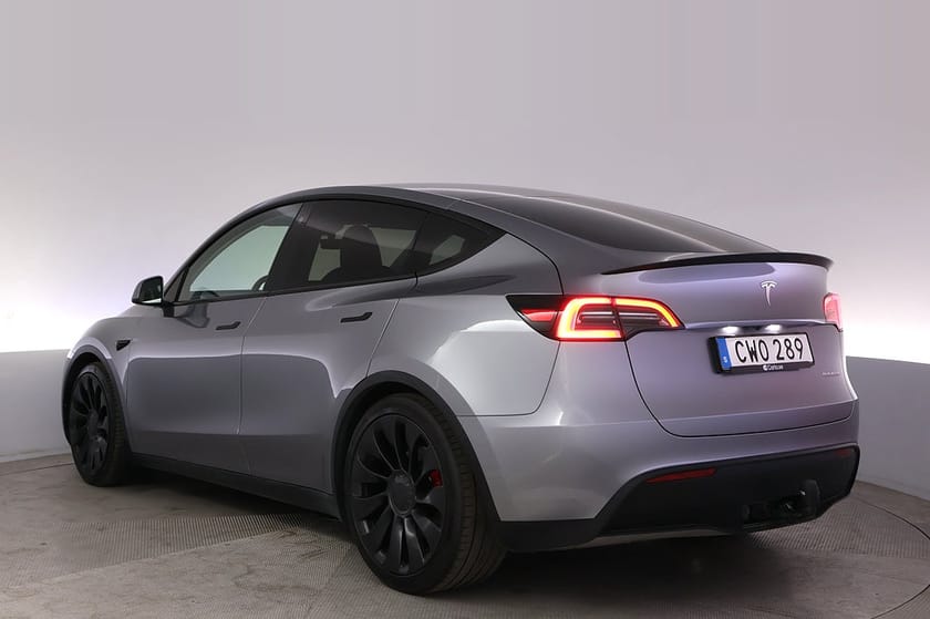 Bild 4 av Tesla Model Y Performance Autopilot Panorama Drag