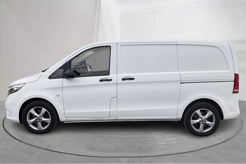 Bild 2 av Mercedes-Benz Vito 119 BlueTEC 4MATIC 3.0t W640 (190hk) Läder Drag