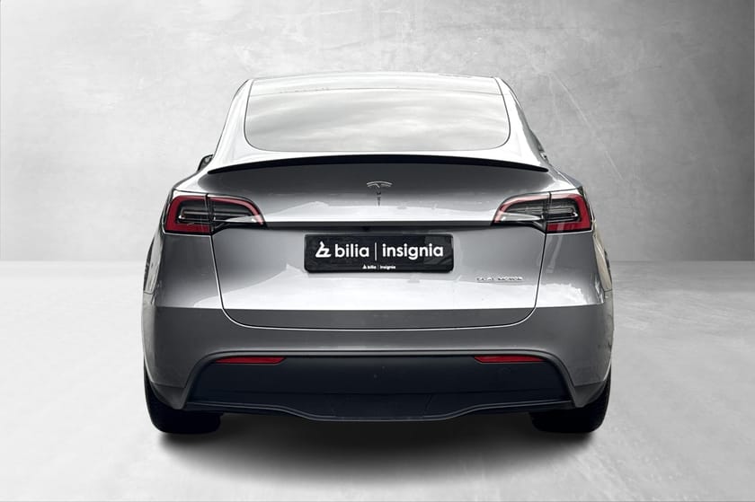 Bilde 3 av Tesla Model Y Performance AWD / H.Feste / Quicksilver / Lyst interiør