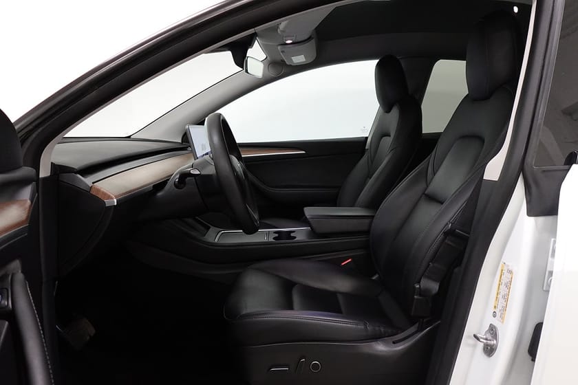 Bild 5 av Tesla Model Y Long Range AWD 360° Pano Premium Autopilot 514hk