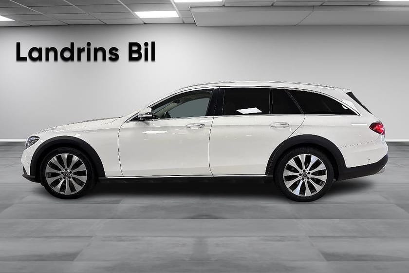 Bild 4 av Mercedes-Benz E 220 d 4MATIC All-Terrain Pano Drag Värmare 360 Burmeste