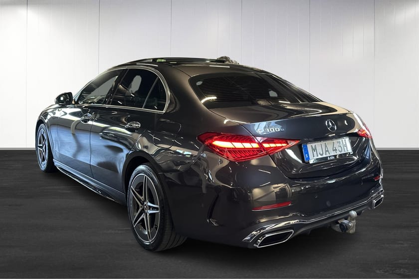 Bild 3 av Mercedes-Benz C 300 e AMG Panorama Drag Distronic Carplay Moms