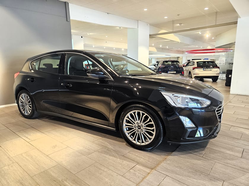 Bild 4 av Ford Focus 1.0T 125hk Titanium Launch Edition | V-hjul