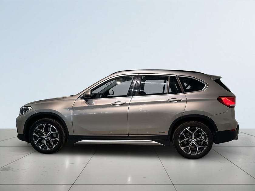Bild 4 av BMW X1 xDrive20i Steptronic xLine Mvärm Psens GPS HuD SoV
