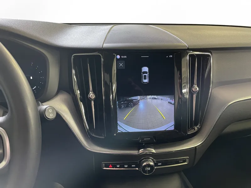 Bild 13 av 16 – Volvo XC60 B4 Diesel Momentum Advanced Edt II