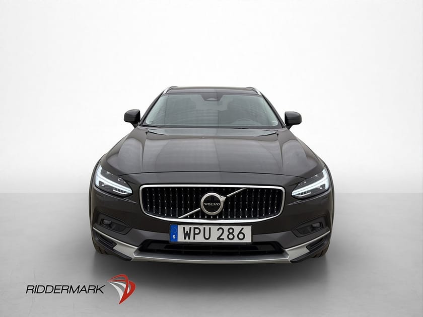 Bild 2 av Volvo V90 Cross Country B4 AWD Momentum VOC B-Kamera D-Värm
