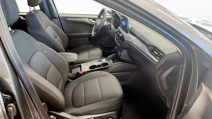 Bild 3 av Ford Kuga Plug-In Hybrid TITANIUM 2.5 FWD 225HK CVT