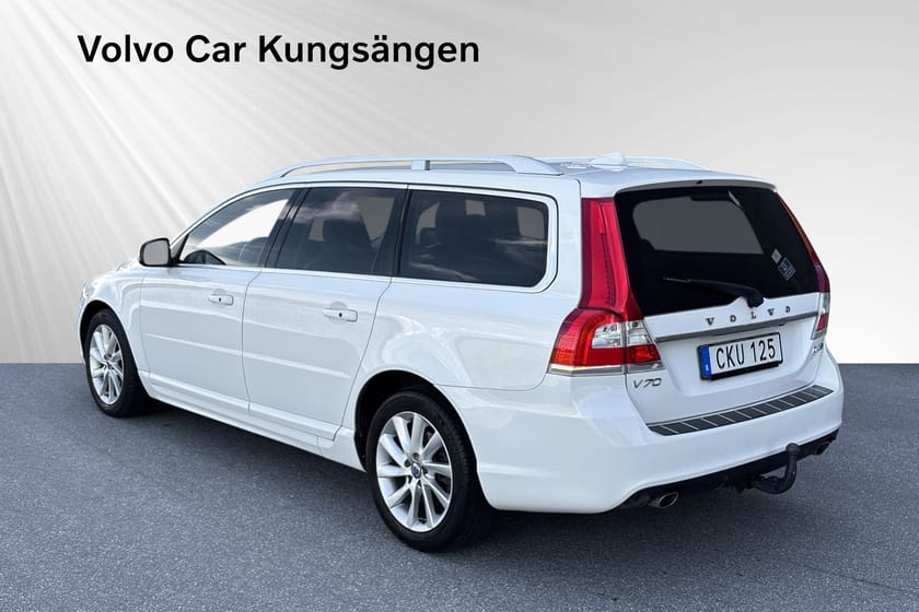 Bild 4 av Volvo V70 D4 AWD Classic Summum DRAG/TAKLUCKA/KAMERA/LÄDER