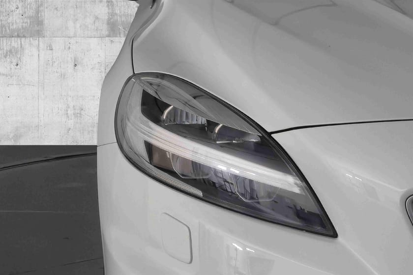 Bilde 4 av Volvo V40 T2 - 120Hk - Automat - R-Design - 18" - Skinn - ACC