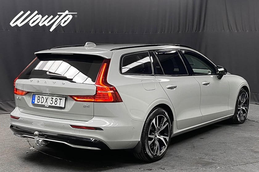 Bild 5 av Volvo V60 B4 197HK Plus Dark /360 /H/K /Drag