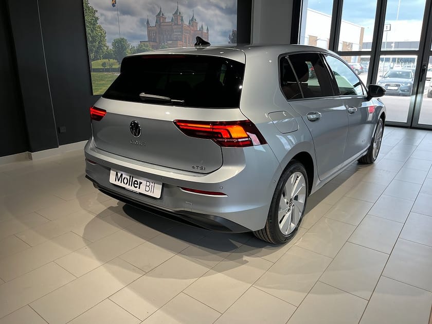 Bild 3 av Volkswagen Golf Edition, 150hk, Automat - Leasa fr: 3495kr ink. service