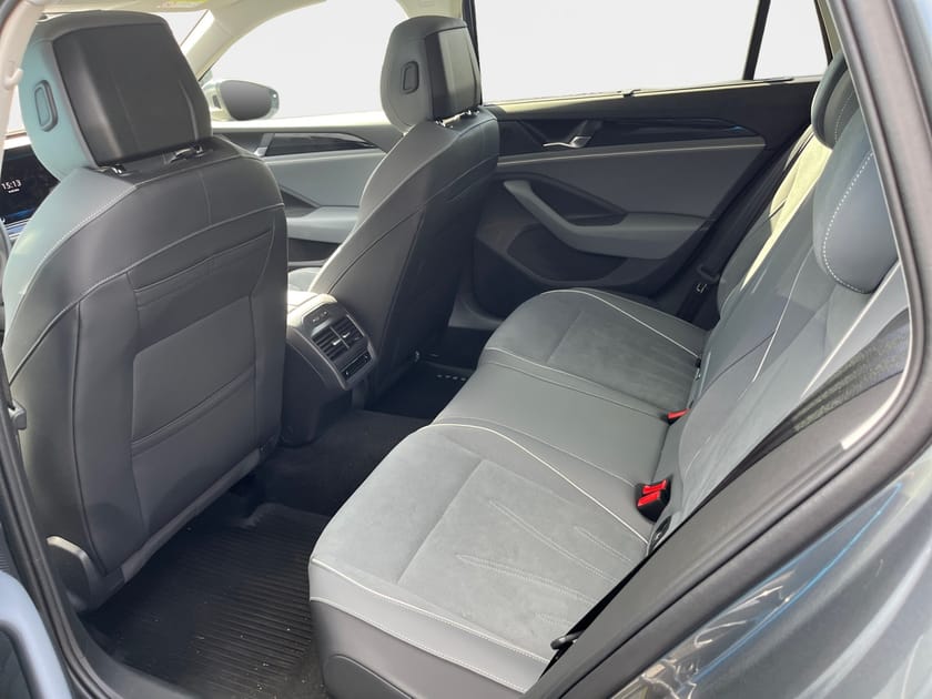 Bild 5 av Volkswagen Passat Variant eHybrid BUSINESS  1.5 TSI *Drag/Kamera/Comfort*