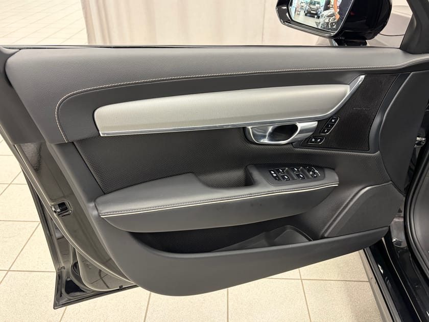 Bild 5 av Volvo S90 B5 AWD Diesel R-Design | Drag | Klimatpaket | HarmanKardon