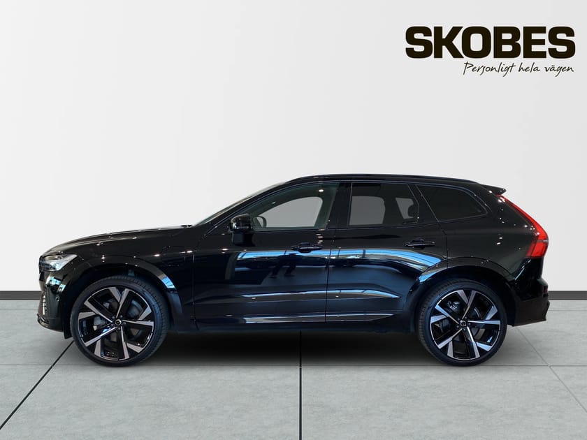 Bild 5 av Volvo XC60 T8 Plus Black Nordic Edition Momsbil, Panoramatak, 22"-Fälgar, Head-up Display