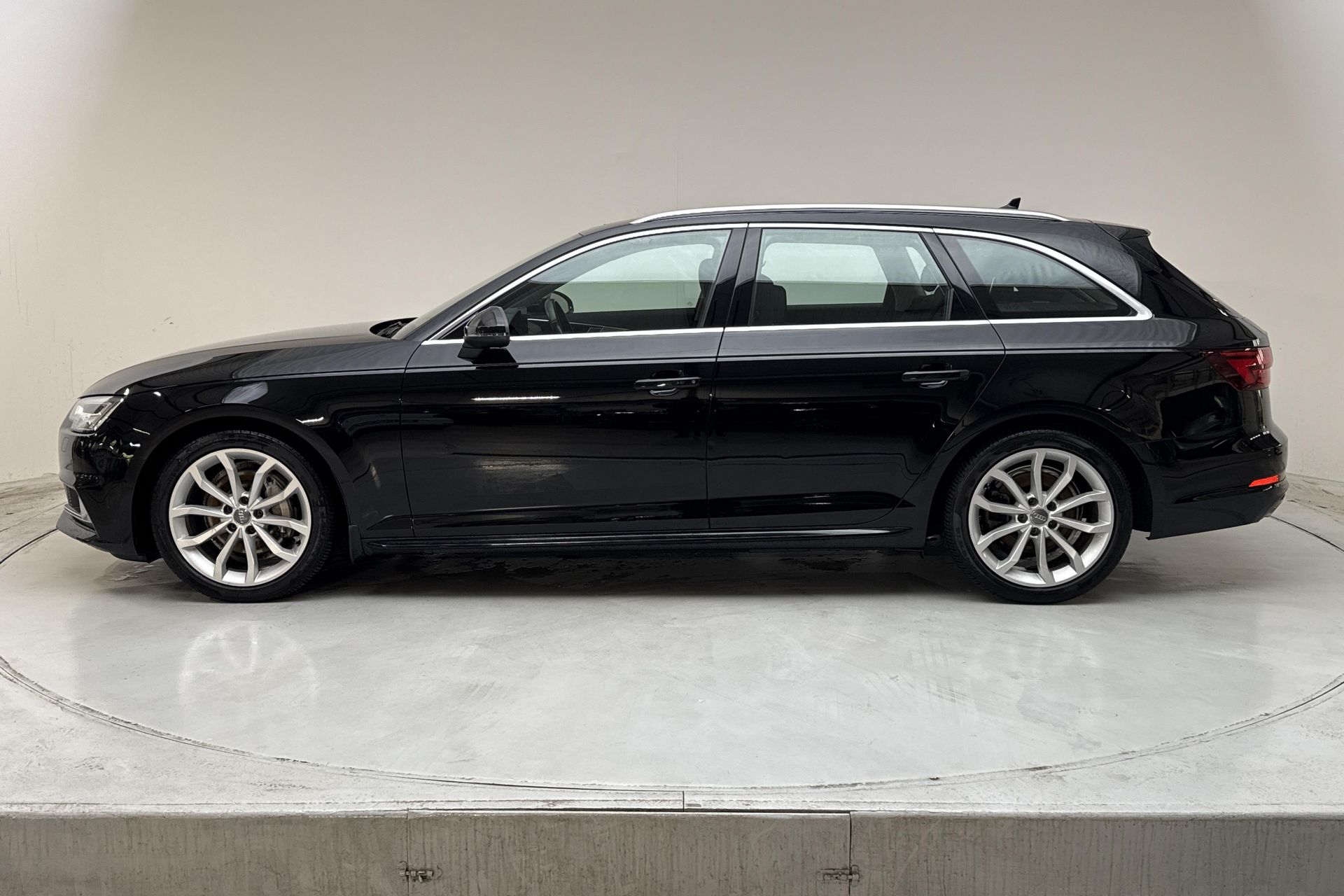 Audi A4 B9 AV Avant 40 TDI quattro 2019, bild 2/10