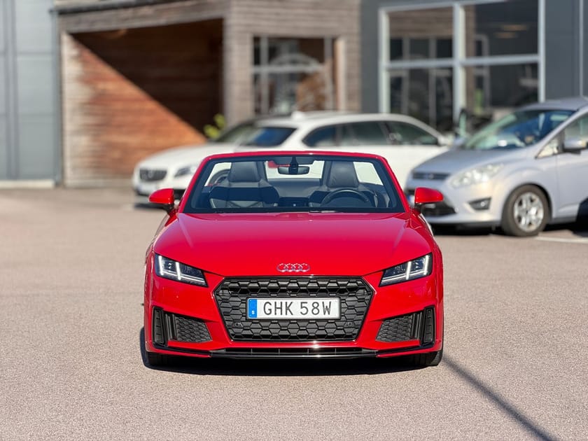 Bild 3 av Audi TT Roadster 40 TFSI S line Cockpit 197hk