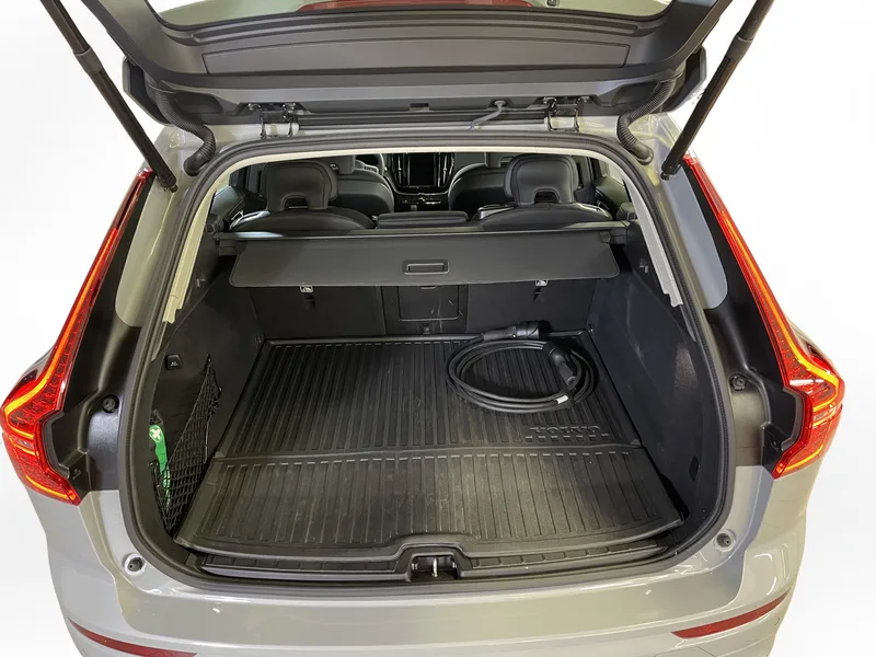 Bild 10 av 17 – Volvo XC60 T6 Core Special Edition