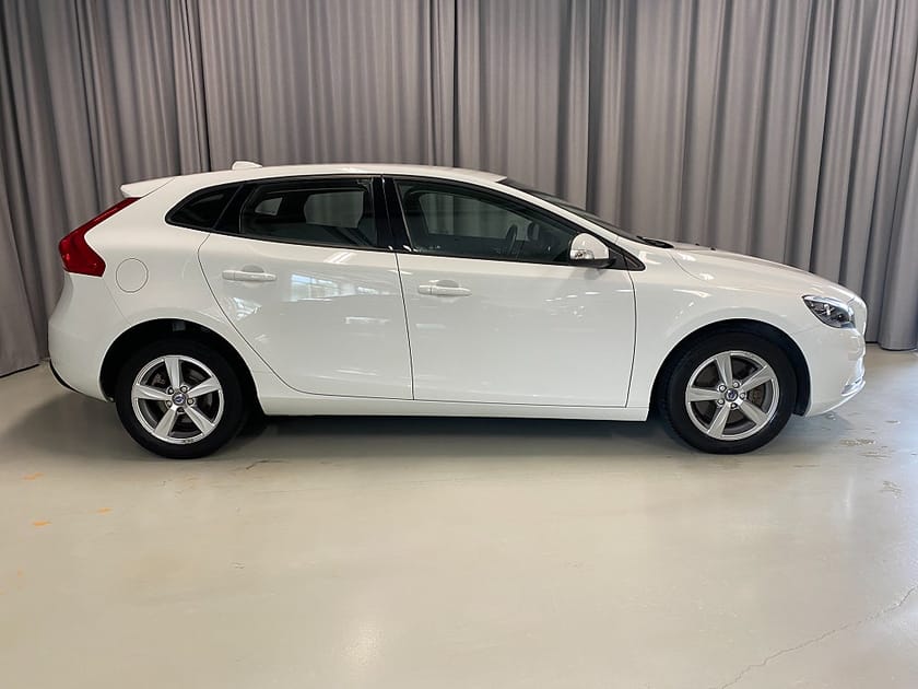 Bild 3 av Volvo V40 T2 Kinetic 122hk Automat. Parkeringsvärmare.