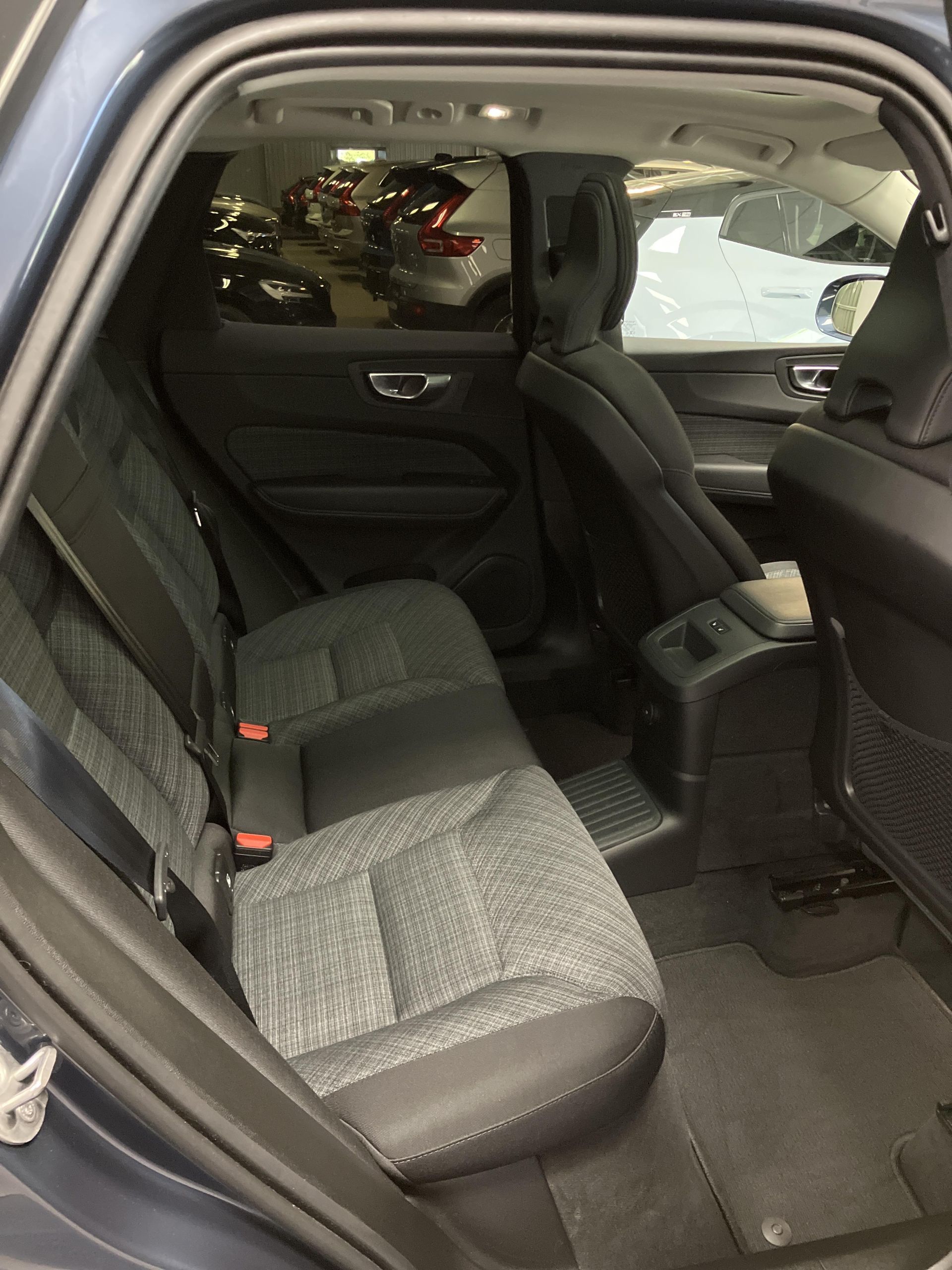 Volvo XC60 T6 Plug-In Hybrid AWD 2025, bild 6/10