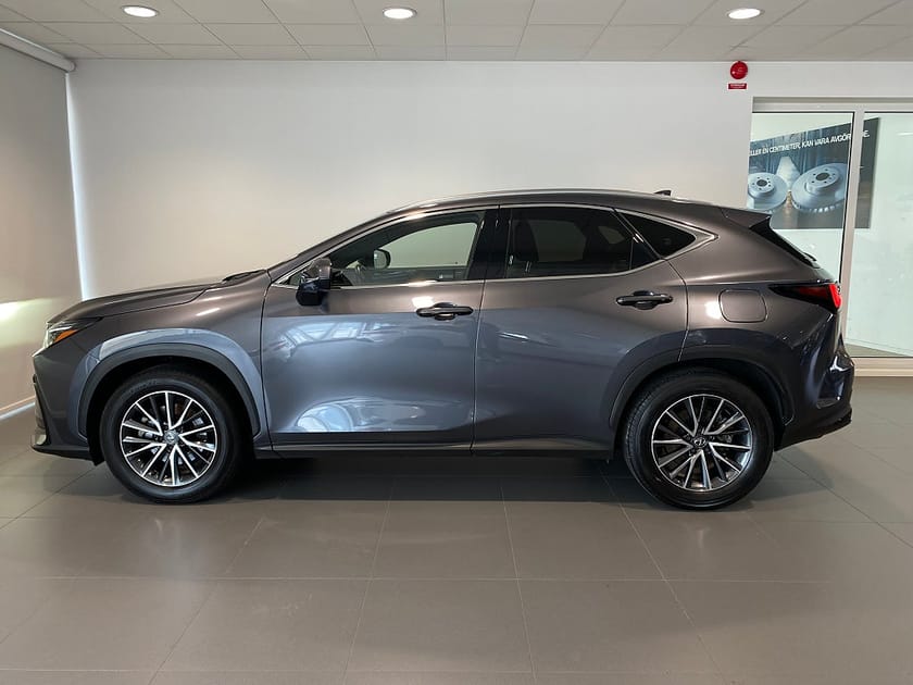 Bild 2 av Lexus NX 350h AWD E-CVT Head-Up Display Panoramatak