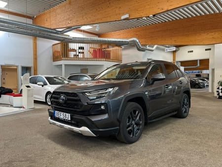 Toyota RAV4 Hybrid AWD-i Adventure, Vinterhjul, Drag, Motorvärmare, Ledramp