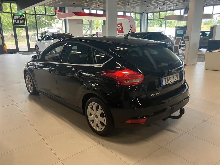 Bild 3 av Ford Focus Drag, Elhissar Fram Bak, Backkamera, El-Framruta, Friktionsdäck