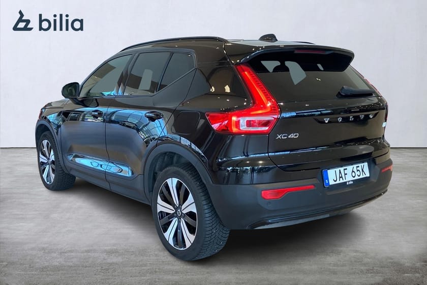 Bild 2 av Volvo XC40 Recharge Twin motor Core Mörkt tonade rutor 5 st Dragkrok halvautomatisk