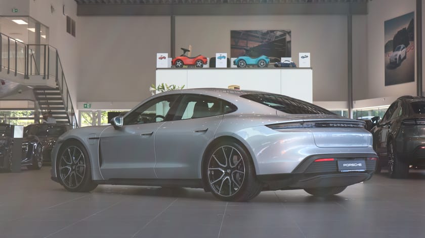 Bild 2 av Porsche Taycan Facelift / Entry / 21" hjul
