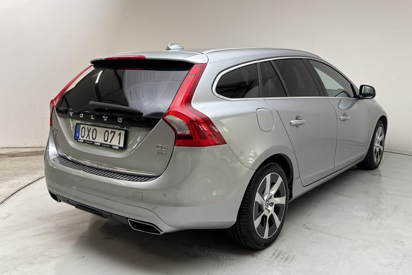 Bild 3 av Volvo V60 D6 AWD Plug-in Hybrid (215hk) Summum Drag