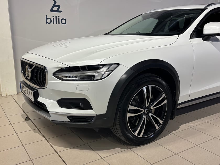 Bild 2 av Volvo V90 Cross Country B5 AWD Diesel Advanced | B&W | Dragkrok |