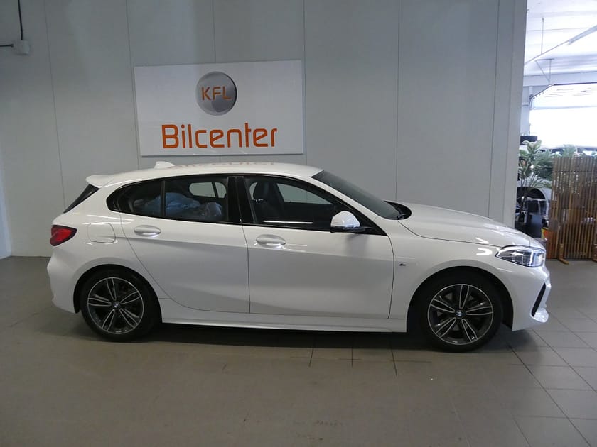 Bild 3 av BMW 118i M Sport Automat-Rattvärme-SoV-PDC