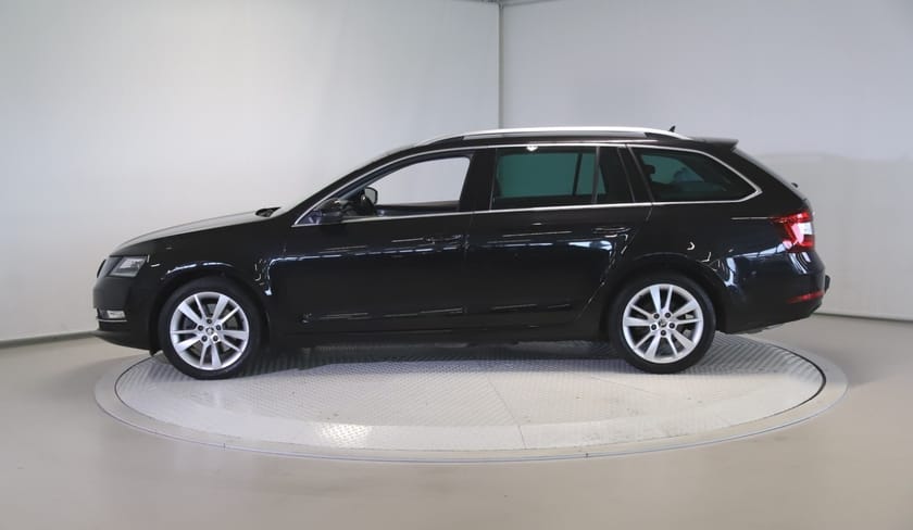 Bilde 2 av Škoda Octavia Stasjonsvogn 2,0 184hk 4x4 Style ACC/Krok/Kam/Dig.disp/Webast/Canton