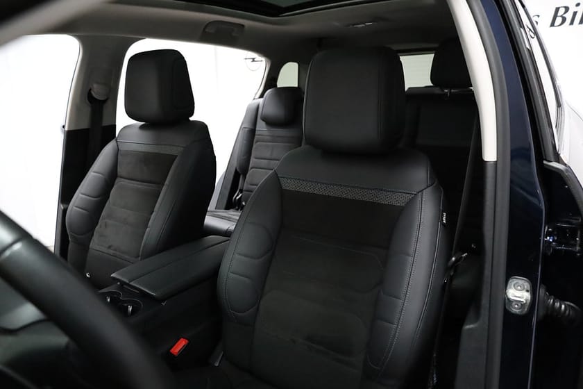 Bild 2 av Citroën C5 Aircross 1.2 PureTech 130hk  Automat/Panoramaglastak /19" Fälgar