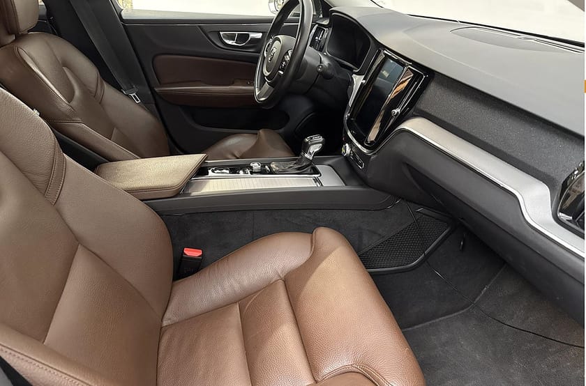 Bild 4 av Volvo V60 T6 AWD 310hk Inscription / Läder / Värmare