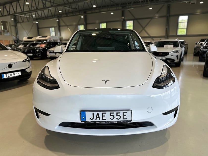 Bild 2 av Tesla Model Y Standard Range RWD 299hk / Dragkrok / MOMS