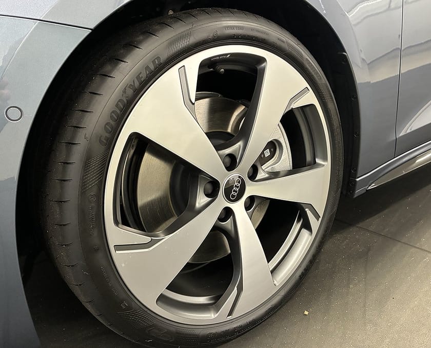 Bild 3 av Audi A5 Avant e-hybrid quattro 270 KW S TRONIC