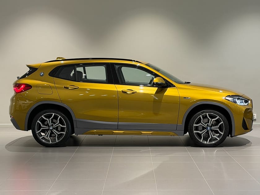 Bild 3 av BMW X2 xDrive25e M Sport Drag HUD