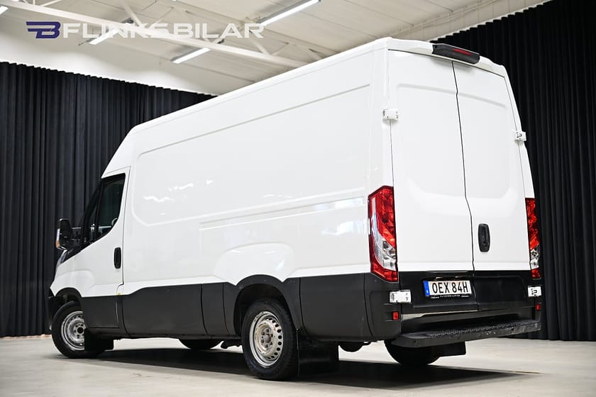 Bild 4 av Iveco Daily 35-120 Van 2.3 JTD Hi-Matic L3H2 Automat|Webasto|3.5ton-drag|Moms