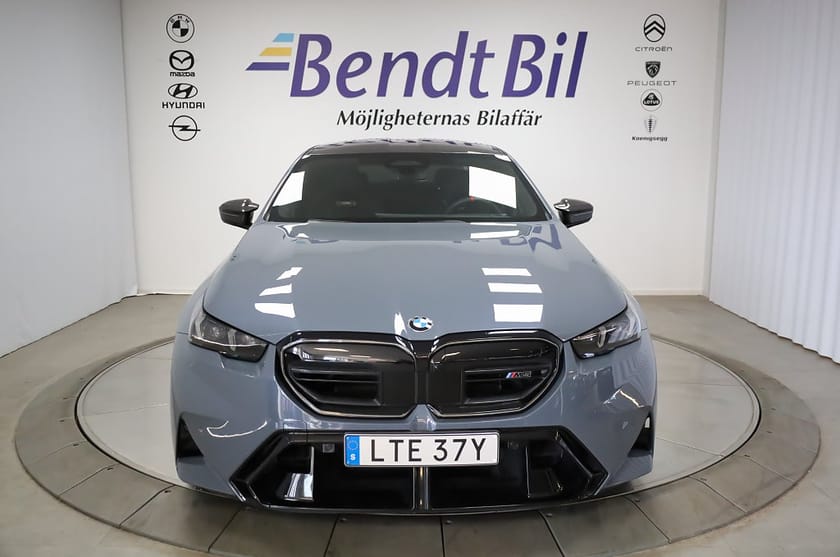 Bild 3 av BMW M5 Sedan | Keramiska bromsar | B&W | 727hk