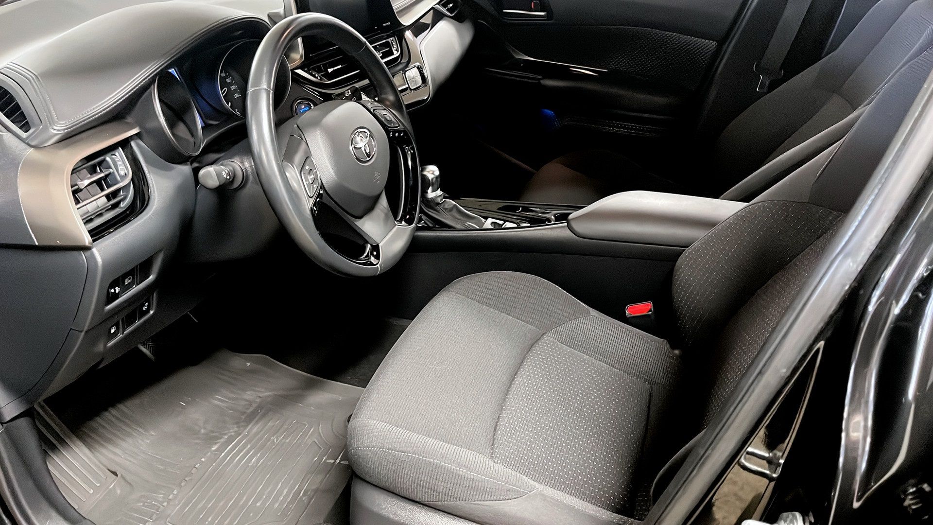 Toyota C-HR Hybrid 2019, bild 7/10
