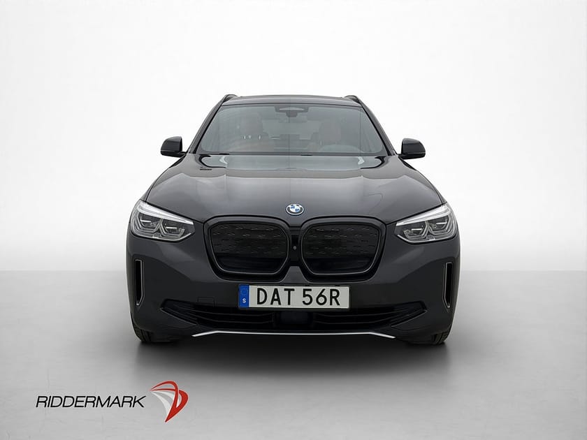 Bild 2 av BMW iX3 286hk Charged Plus Panorama H/K HUD 360° Dragkrok