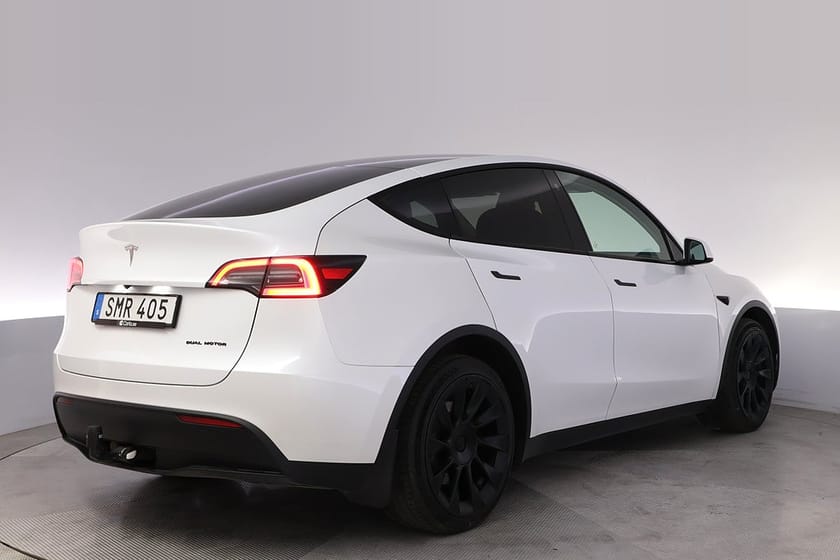 Bild 5 av Tesla Model Y Long Range AWD Autopilot Panorama