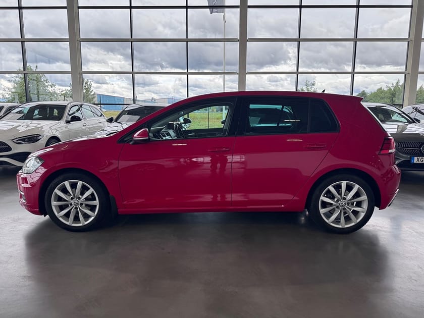 Bild 2 av Volkswagen Golf 5-dörrar 1.0 TSI | Base | Drag | Taklucka | Backkamera