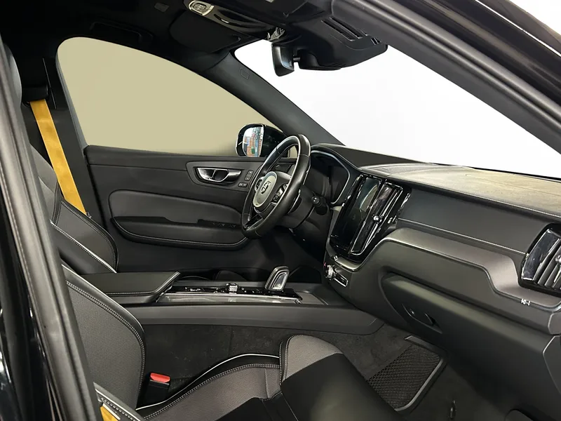 Bild 7 av 16 – Volvo XC60 T8 AWD Recharge Polestar Engineered TE R-Design