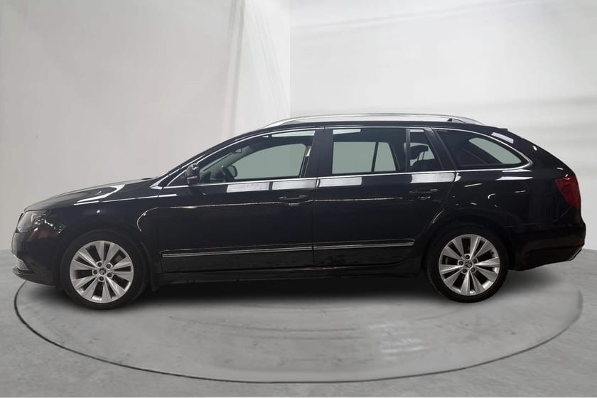 Bild 2 av Škoda Superb Kombi 2.0 TDI 4x4 (170hk) Elegance Webasto